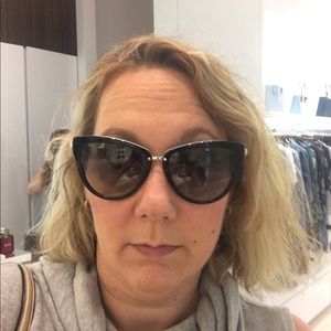 Meet your Posher, Anne